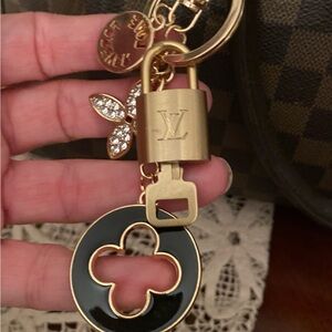 Bag Bling set with Louis Vuitton Lock & Key
